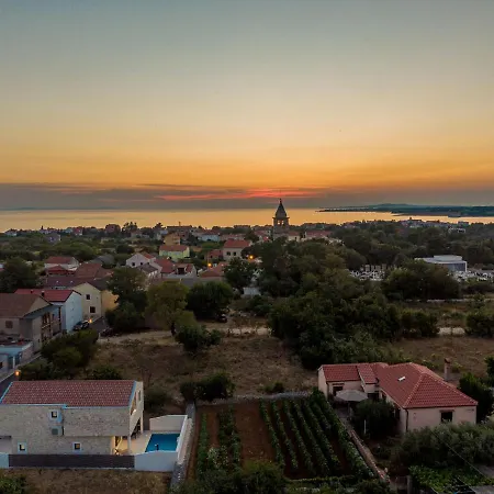 Villa Dina